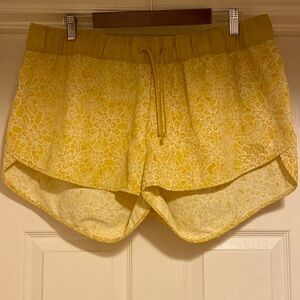 The North Face Floral Bamboo Golden Yellow Active Shorts Sz XL